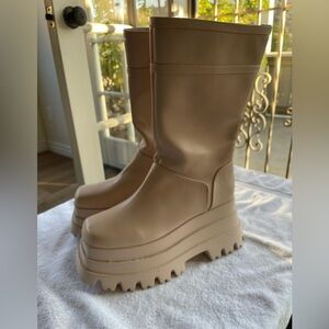 SKY HIGH FLATFORM BOOTS DOLLS KILL NUDE COLOR WOMEN SIZE 8